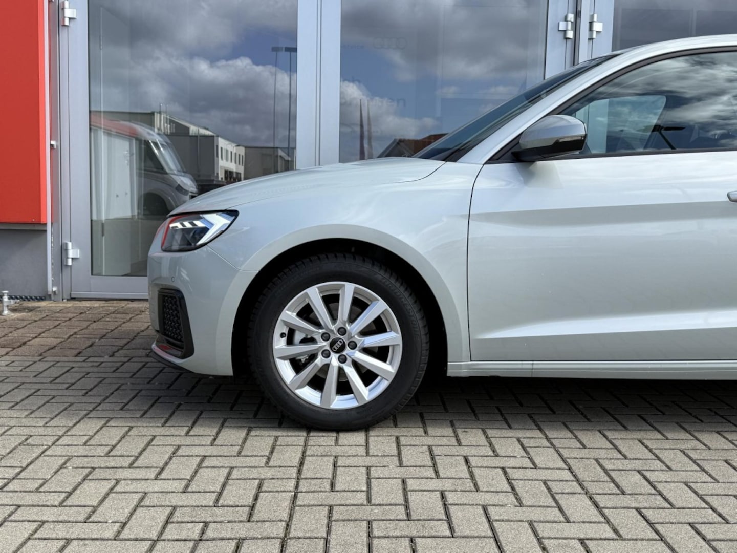 Bild über Audi A1 Sportback advanced 30 TFSI S tronic - für weitere Informationen kontaktieren Sie den Audi Partner