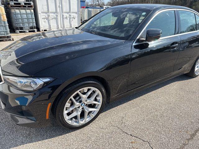 2025 BMW 3 Series 330i xDrive Sedan's photo