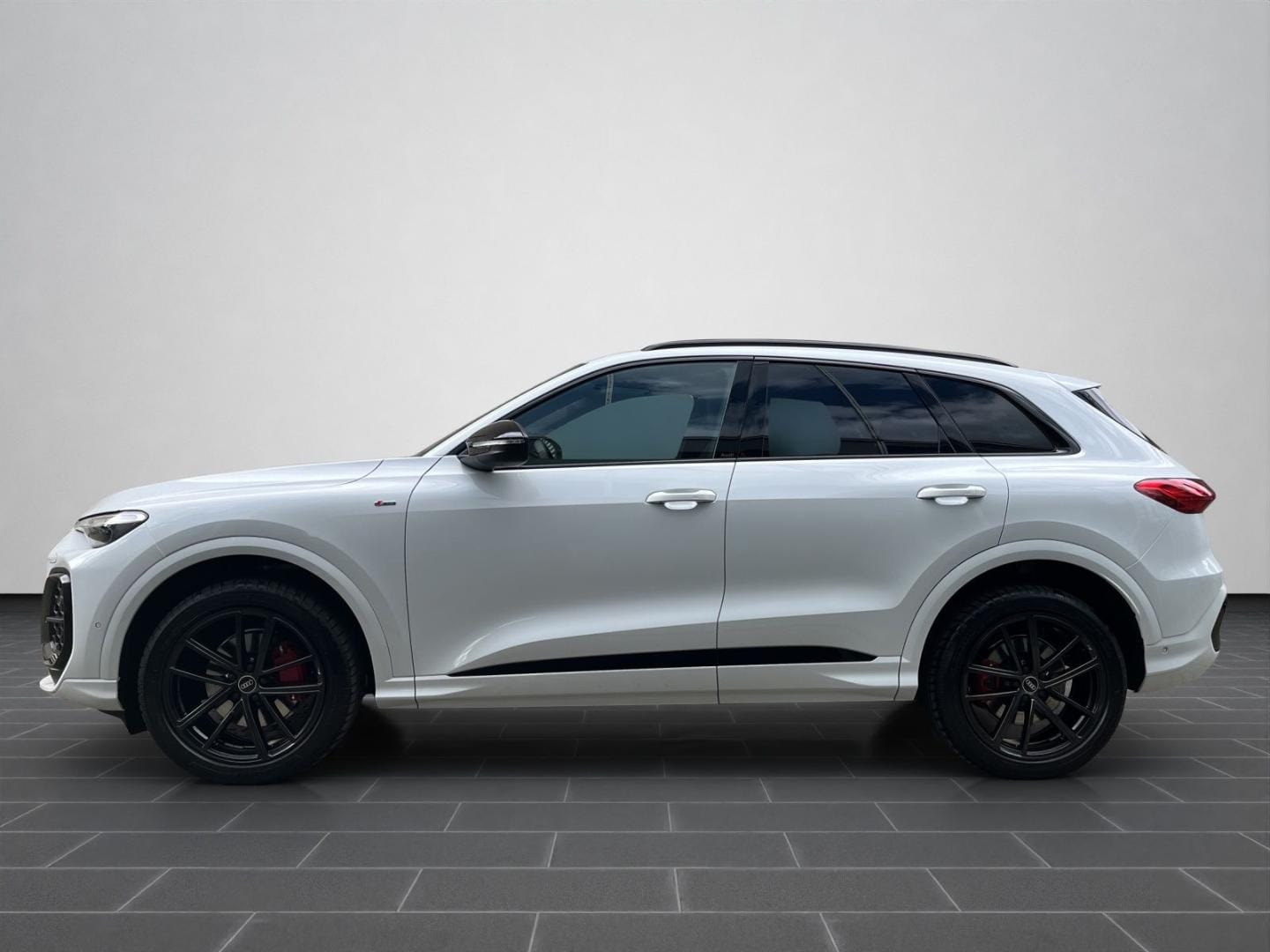 Bild über Audi Q5 SUV TFSI 150 kW S tronic - für weitere Informationen kontaktieren Sie den Audi Partner