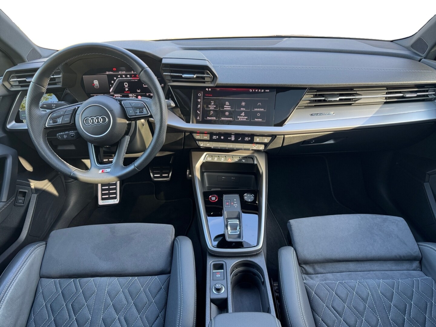 Bild über Audi S3 Sportback TFSI quattro S tronic - für weitere Informationen kontaktieren Sie den Audi Partner