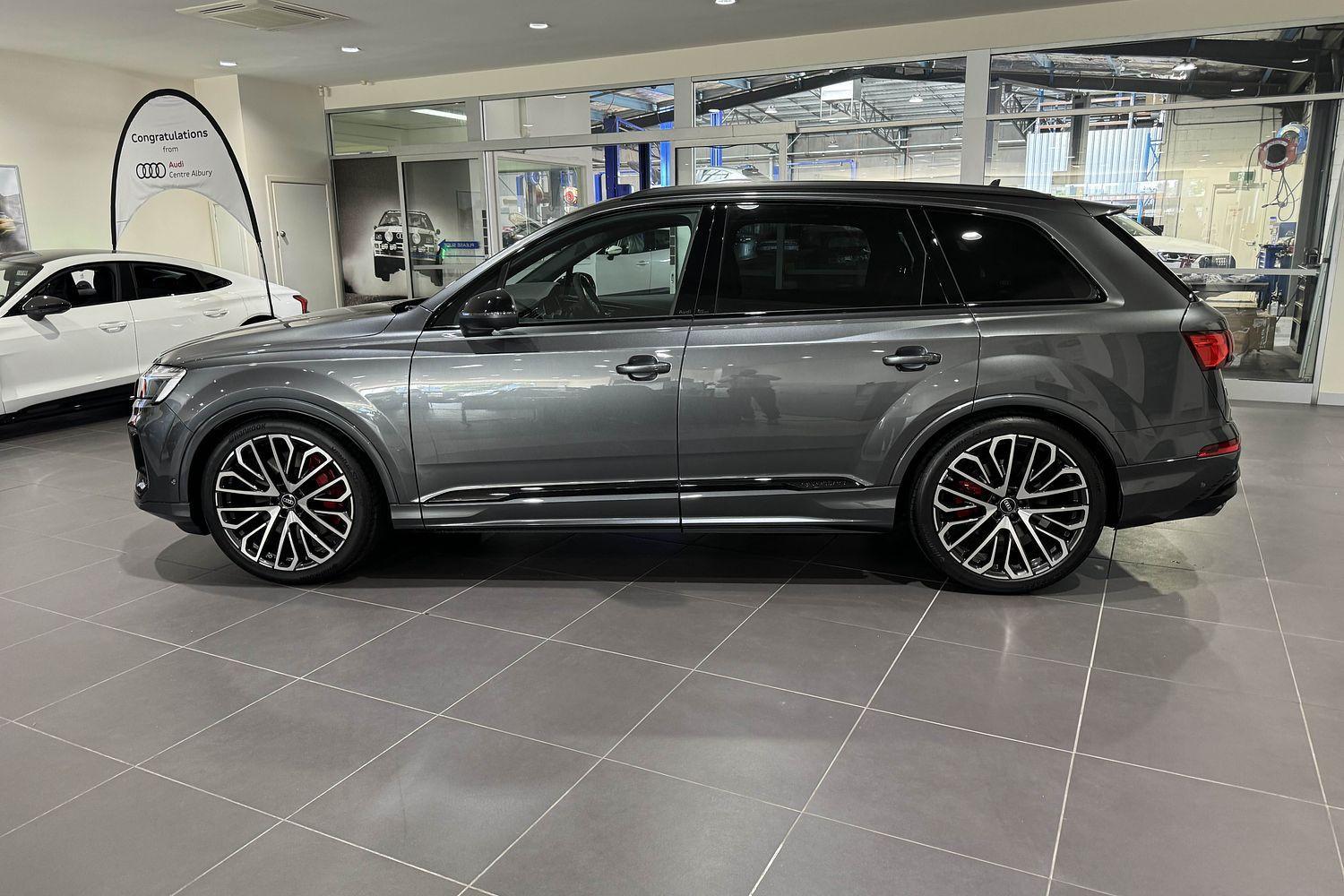 Image about Audi SQ7 SQ7 SUV TFSI 373 kW tiptronic