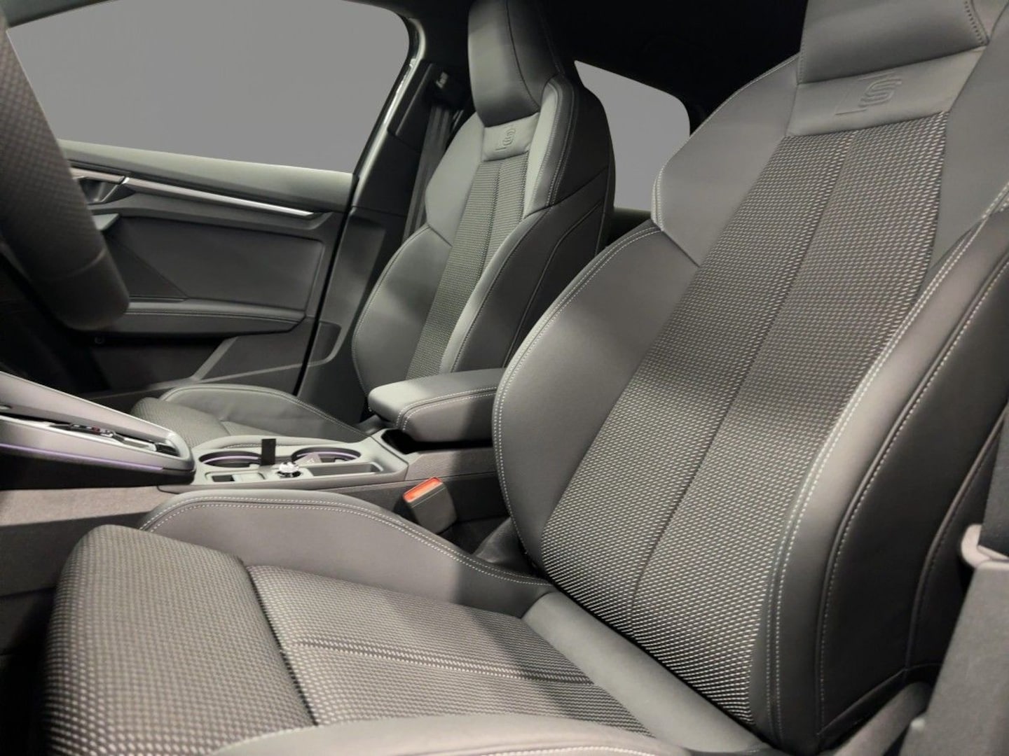 Bild über Audi A3 allstreet TFSI quattro S tronic - für weitere Informationen kontaktieren Sie den Audi Partner