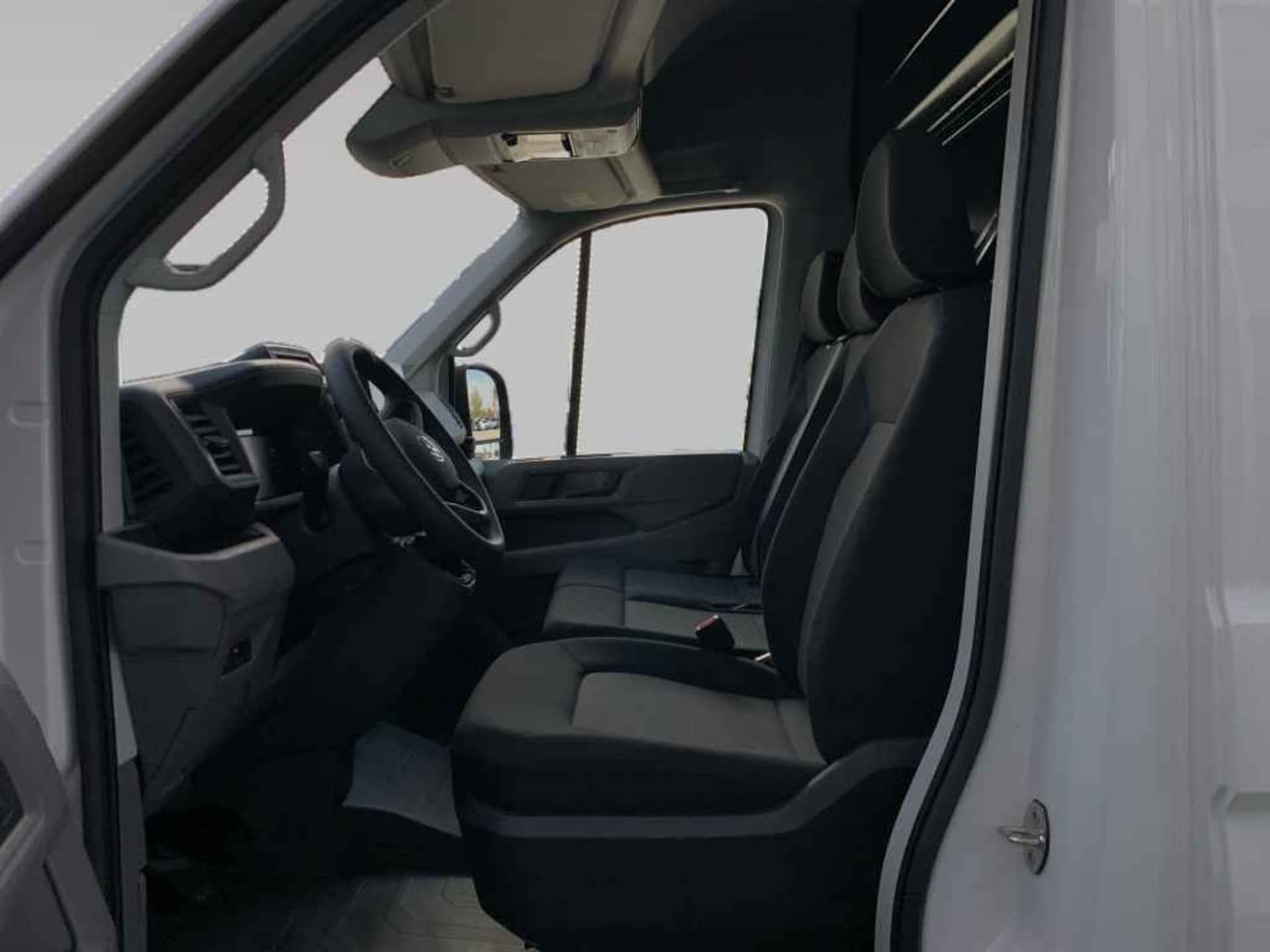 Volkswagen Crafter Kasten langer Radstand