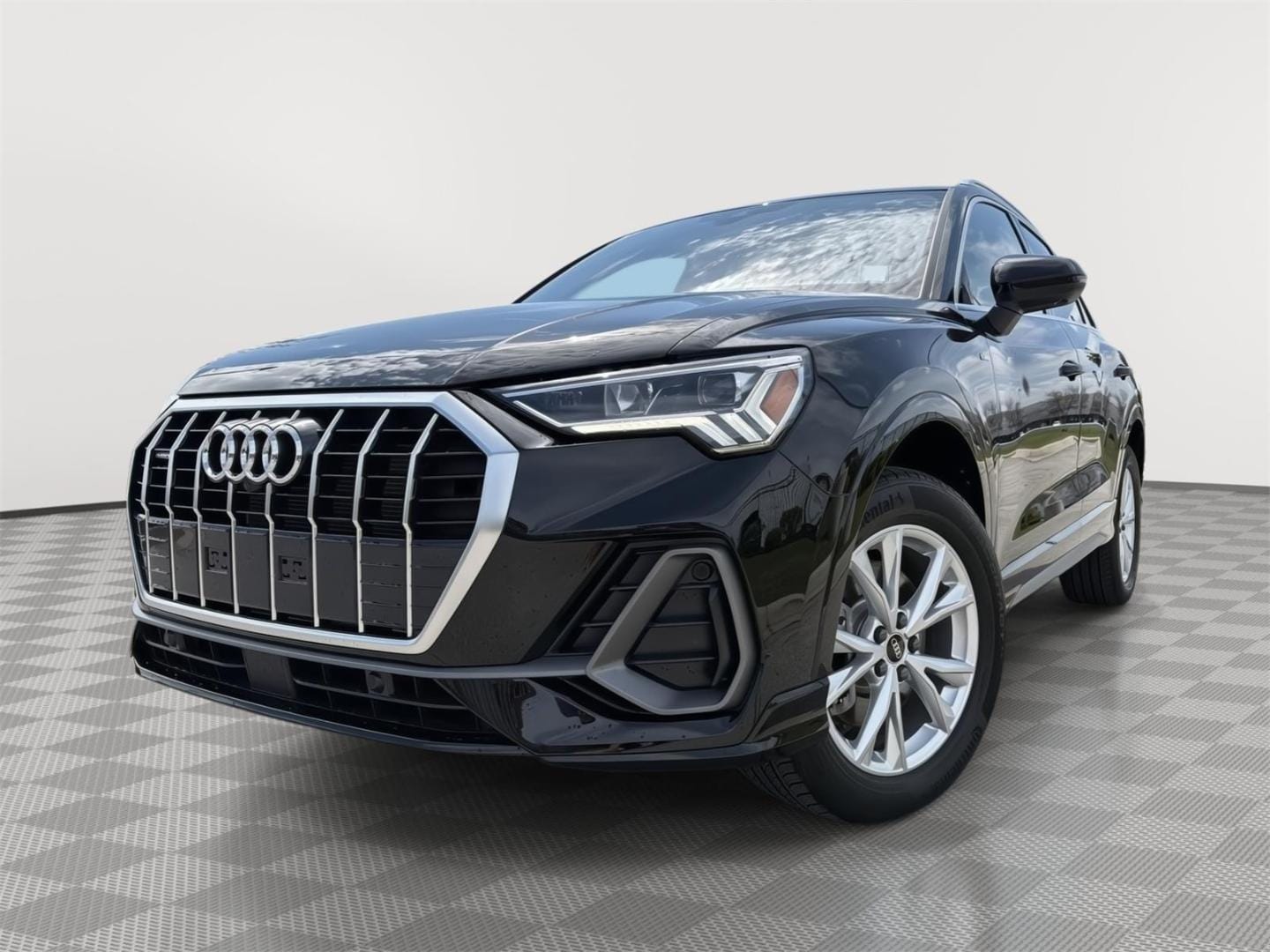 2025 Audi Q3 45 TFSI S Line Premium Plus quattro's photo