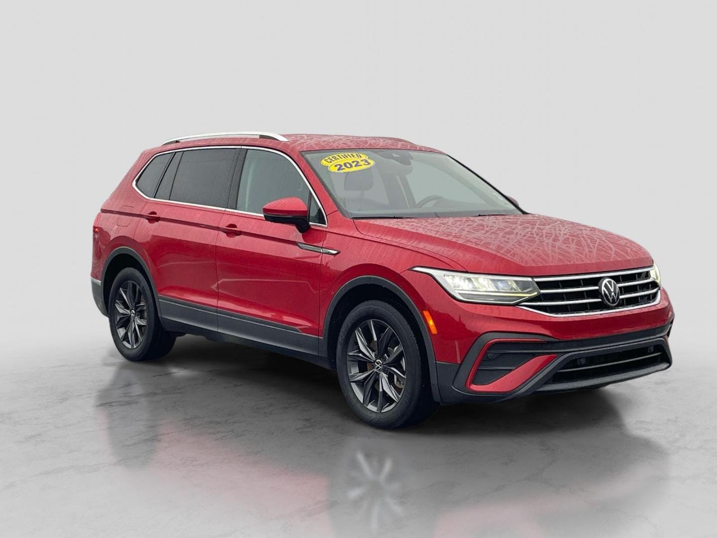 2023 Volkswagen Tiguan 2.0T SE's photo