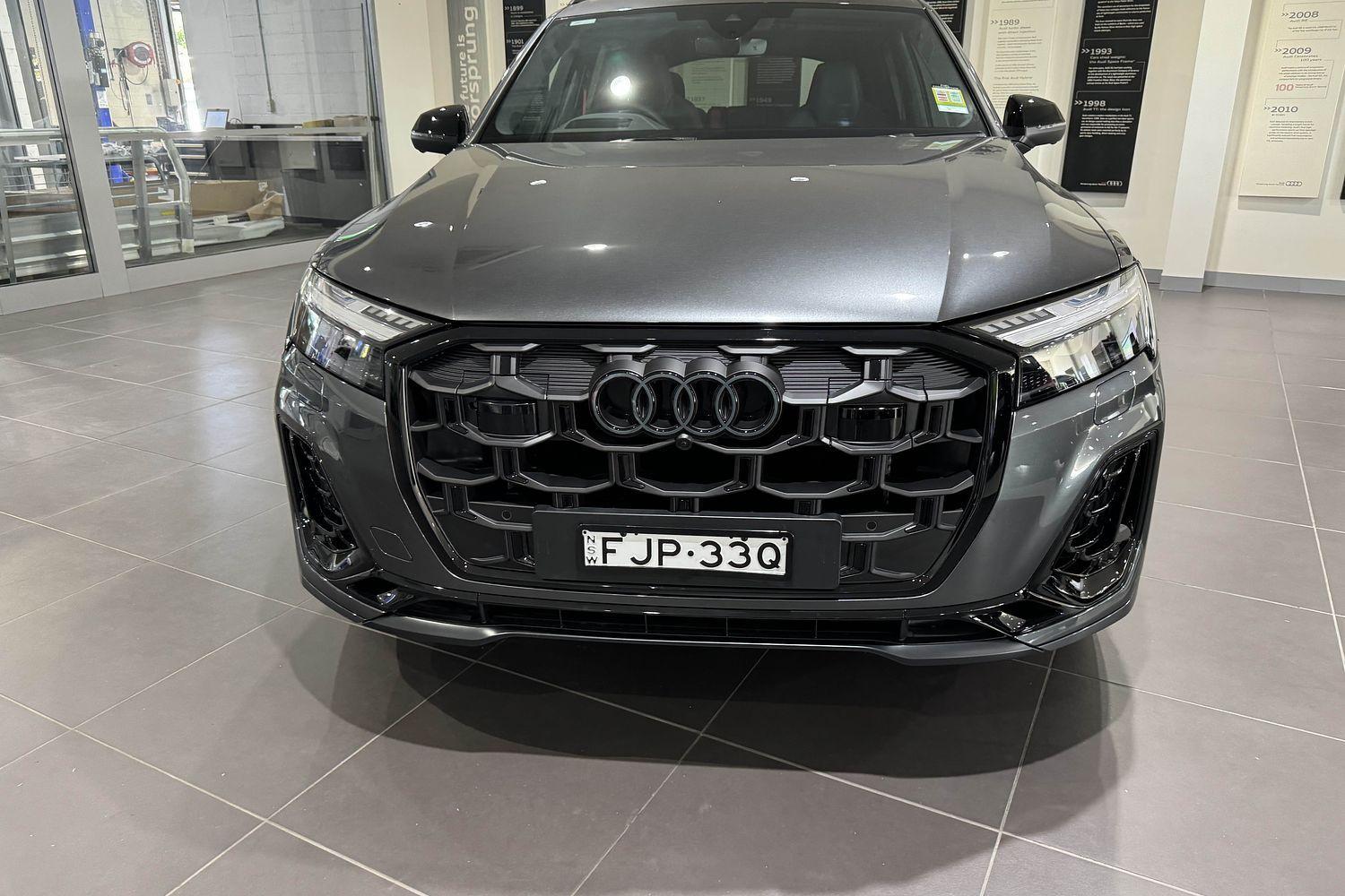Image about Audi SQ7 SQ7 SUV TFSI 373 kW tiptronic