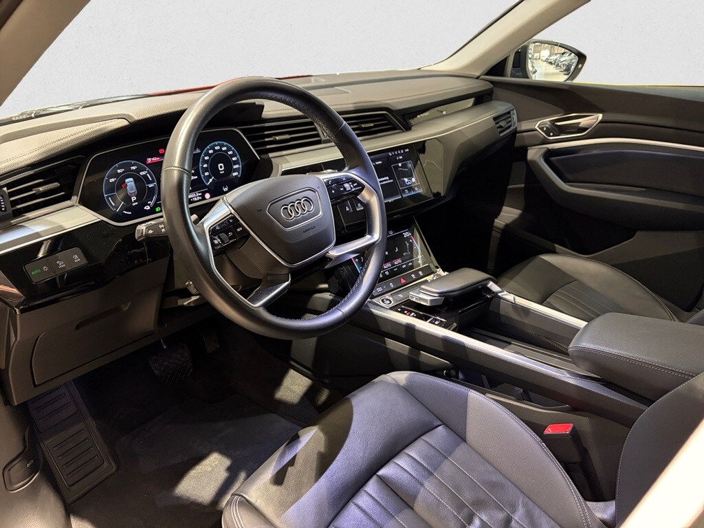 Bild som visar&nbsp;Audi Q8 e-tron&nbsp;Q8 50 e-tron quattro Proline 250,00 kW - för mer information kontakta din Audi Partner