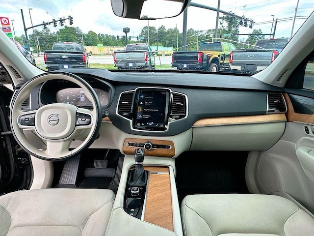 2022 Volvo XC90