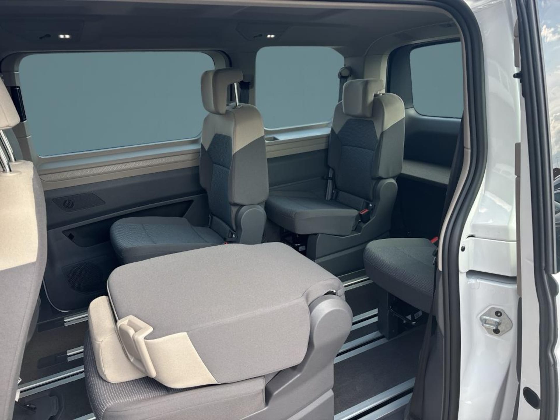 Volkswagen Multivan Basis-Modell