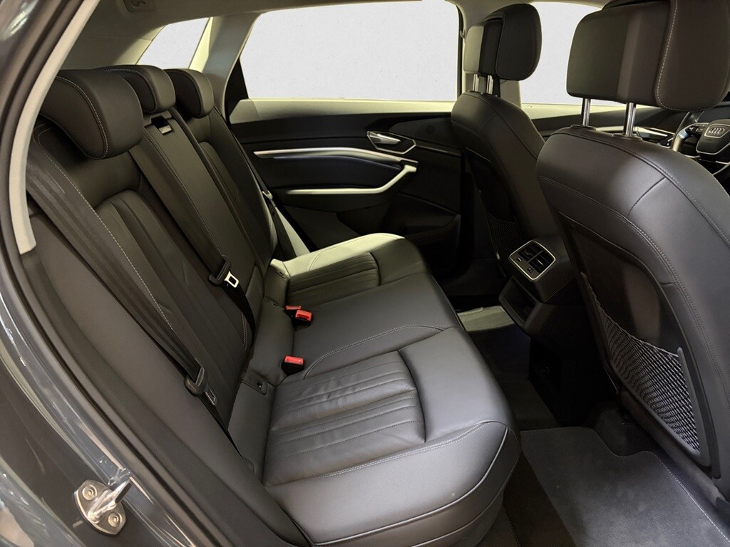 Bild som visar&nbsp;Audi Q8 e-tron&nbsp;Q8 50 e-tron quattro Proline 250,00 kW - för mer information kontakta din Audi Partner