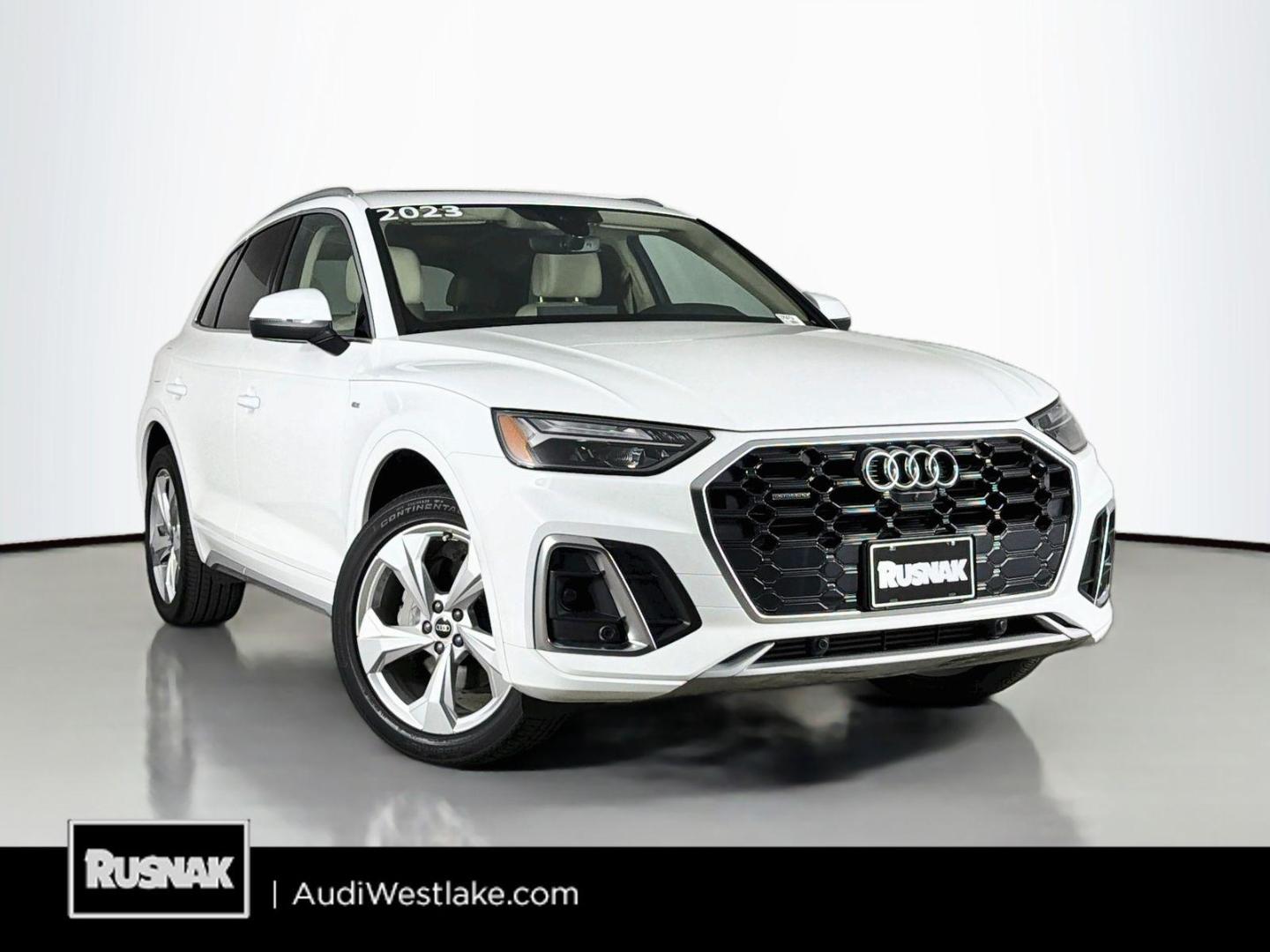 2023 Audi Q5 45 Premium Plus's photo