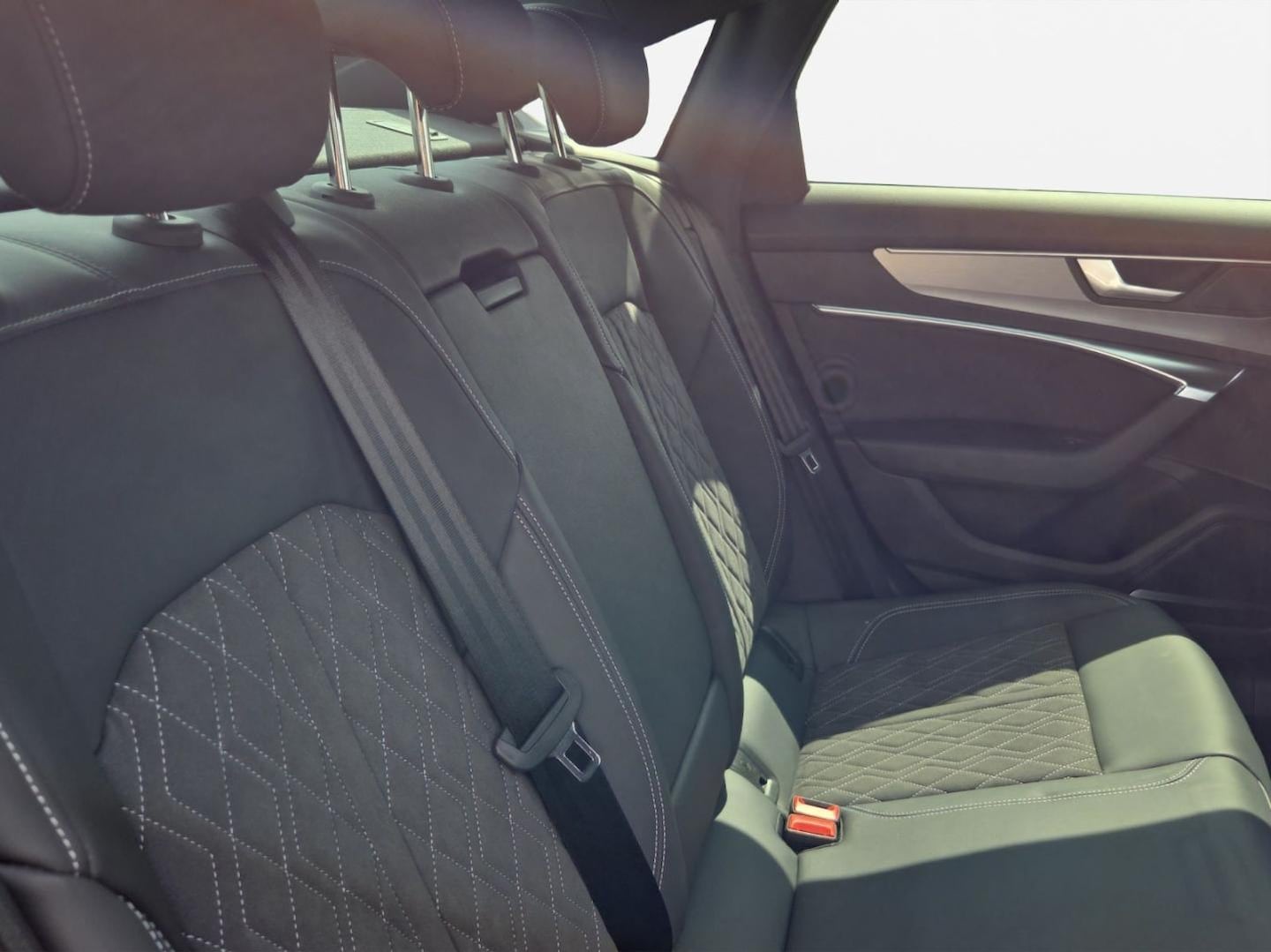 Bild über Audi S6 Limousine TDI quattro tiptronic - für weitere Informationen kontaktieren Sie den Audi Partner