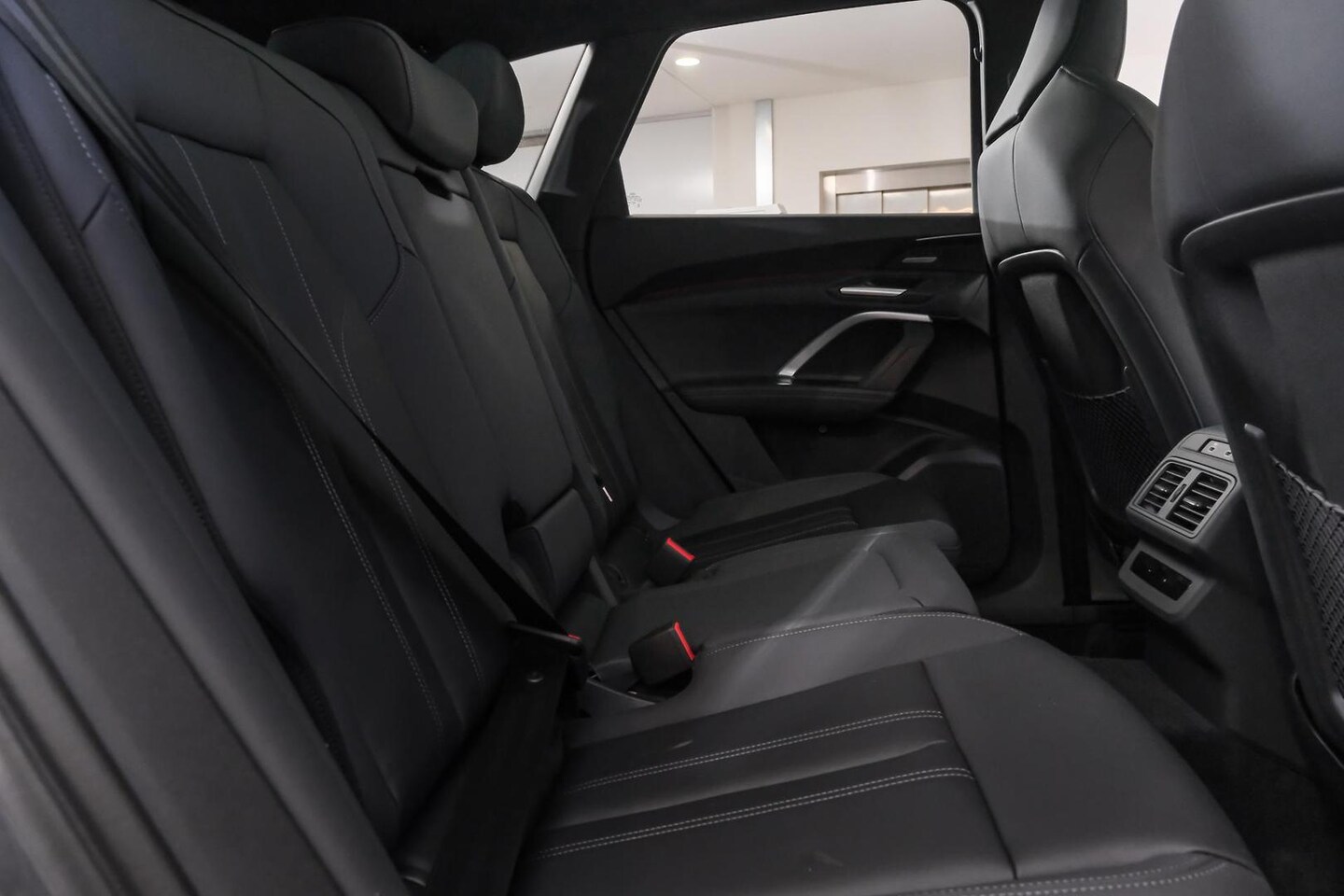 Image about Audi Q5 SUV e-hybrid quattro S tronic