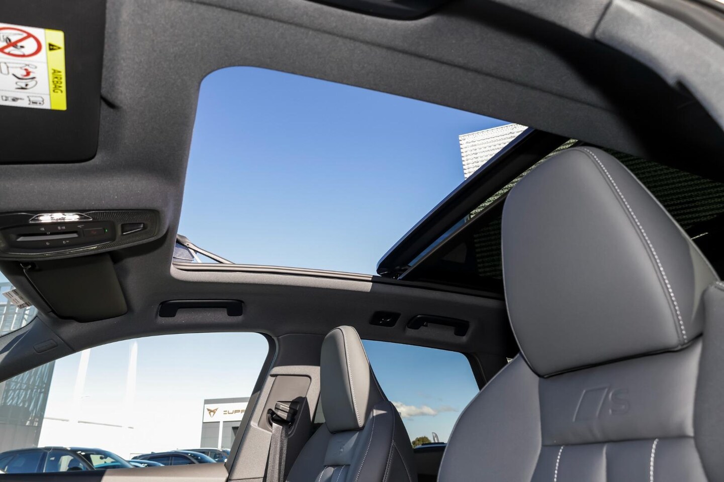 Image about Audi Q5 SUV e-hybrid quattro S tronic