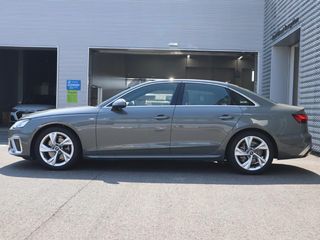 Audi A4 Sedan